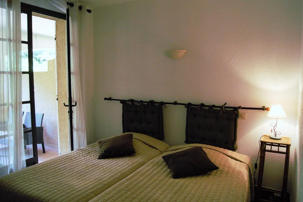 Human Hotel Restaurant Park Villecroze Quarto foto