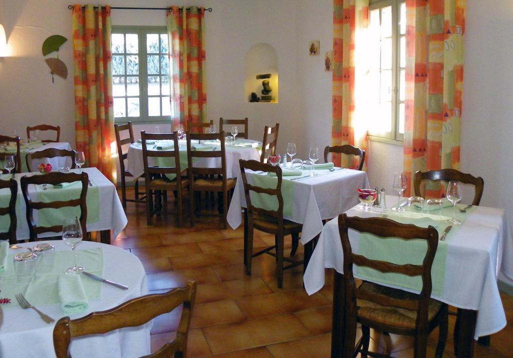 Human Hotel Restaurant Park Villecroze Quarto foto
